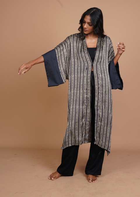 Hook Front Robe - Black Stratus
