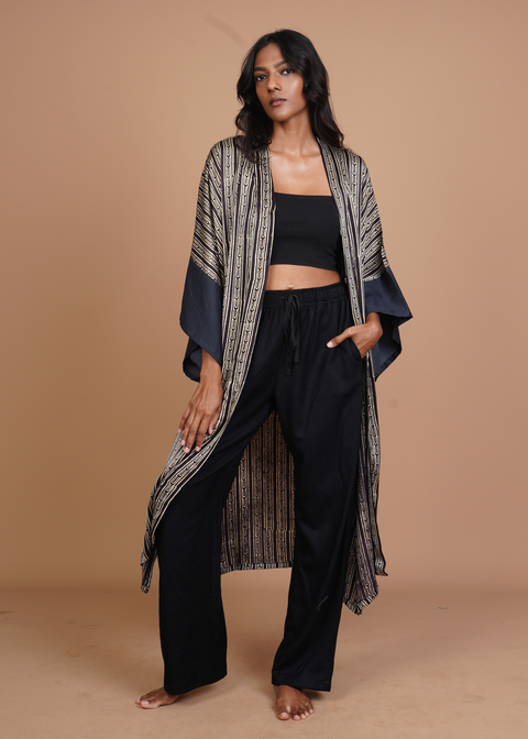 Hook Front Robe - Black Stratus